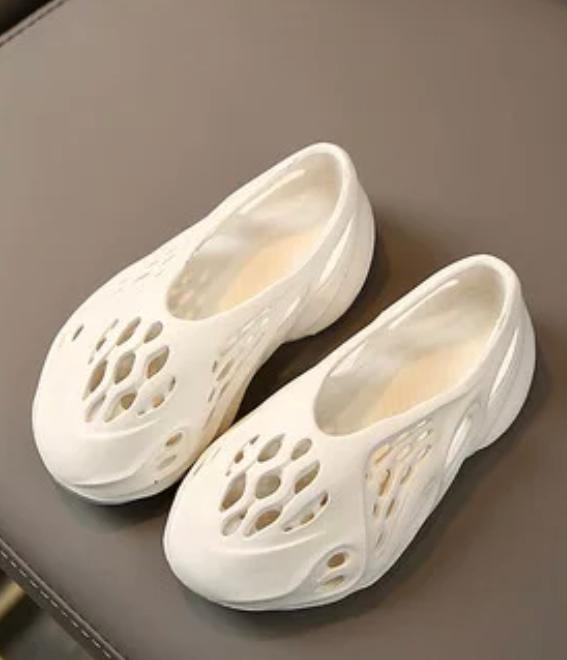 Foam Inspired yeezy kids women and men 50$